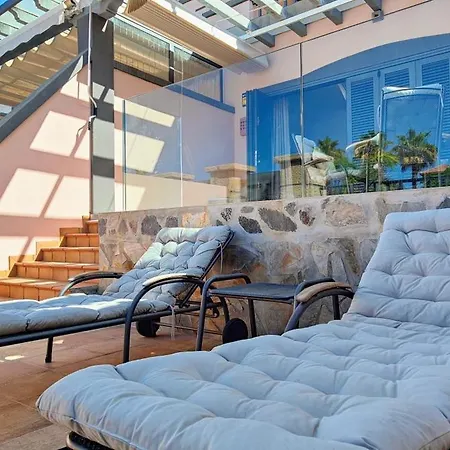 Modern Close To The Sea 阿德耶