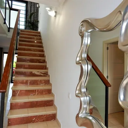 Modern Close To The Sea 度假居